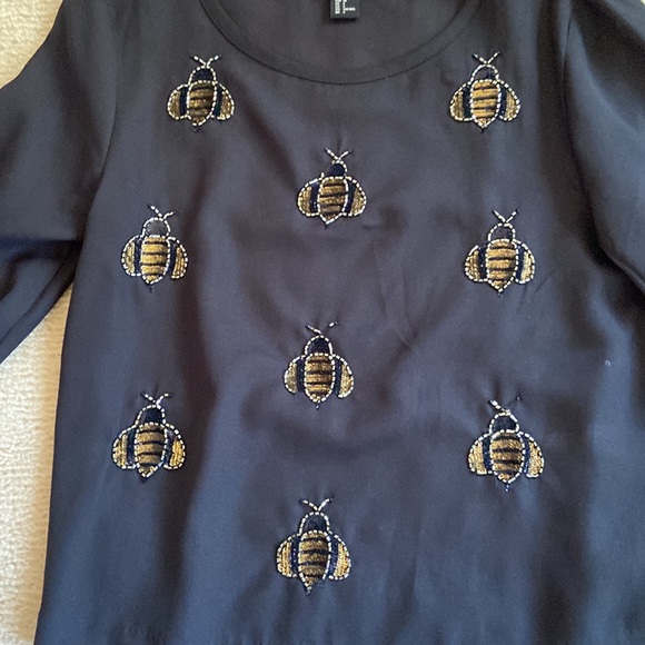 Beaded bee pattern dressy top - Picture 2 of 4